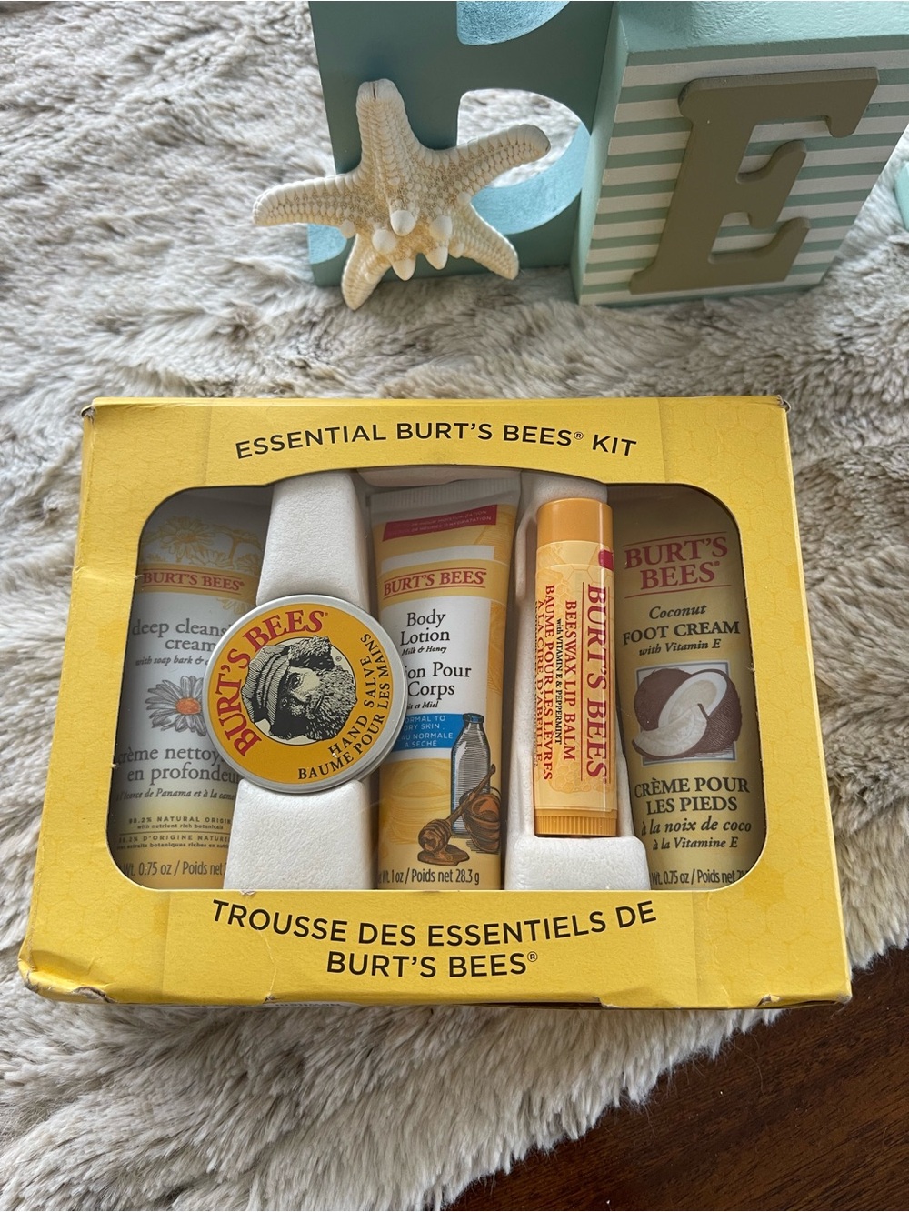 Burt's Bees Essential Kit